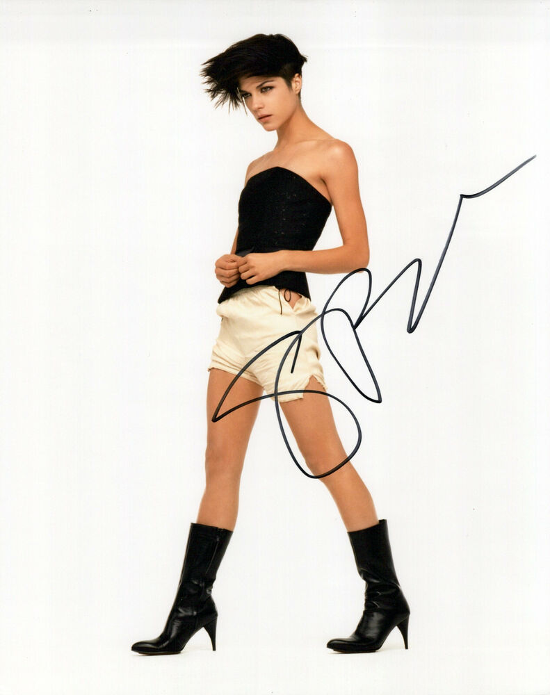 Selma Blair glamour shot autographed Photo Poster painting signed 8x10 #5