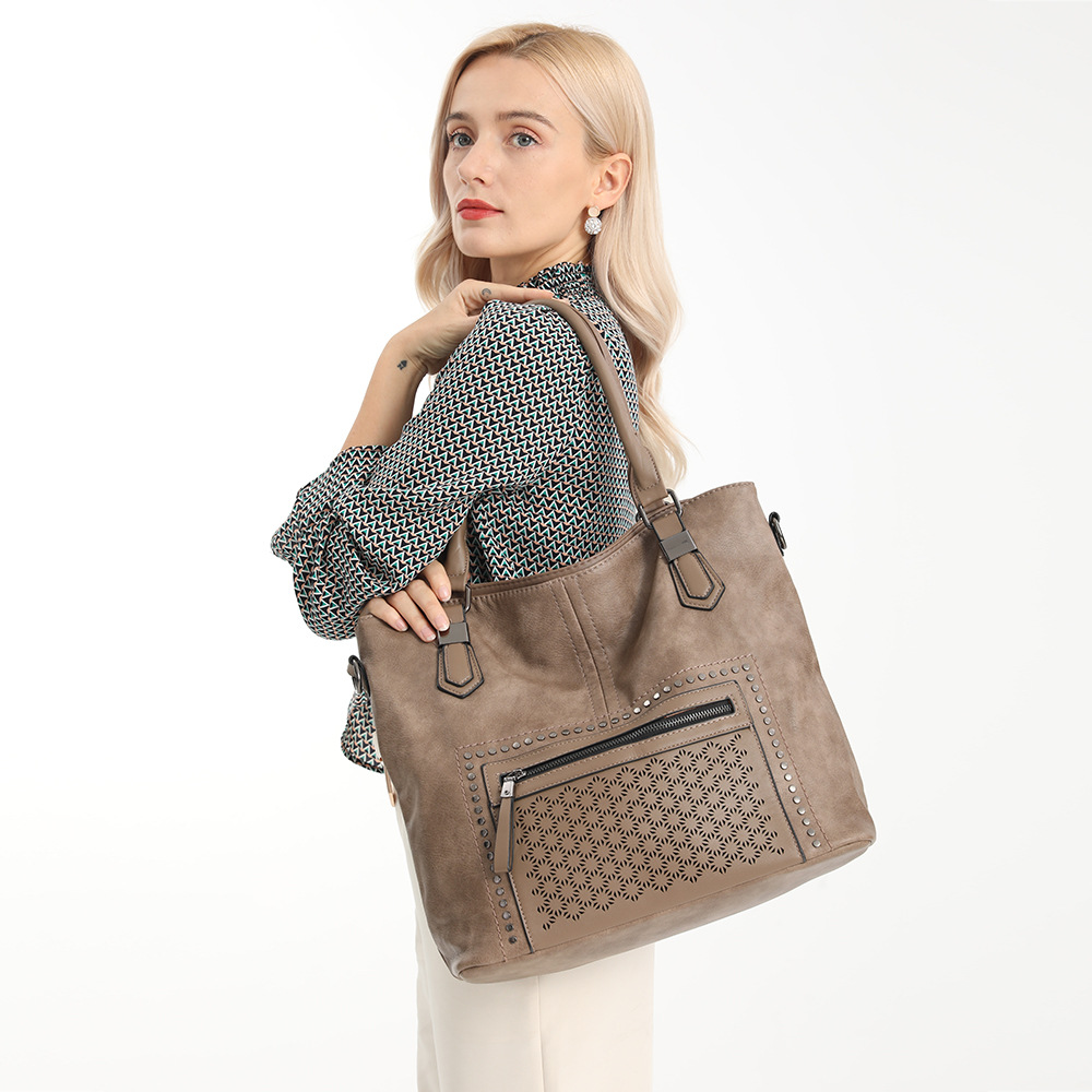 Large Capacity Autumn And Winter Retro Niche Shoulder Bag