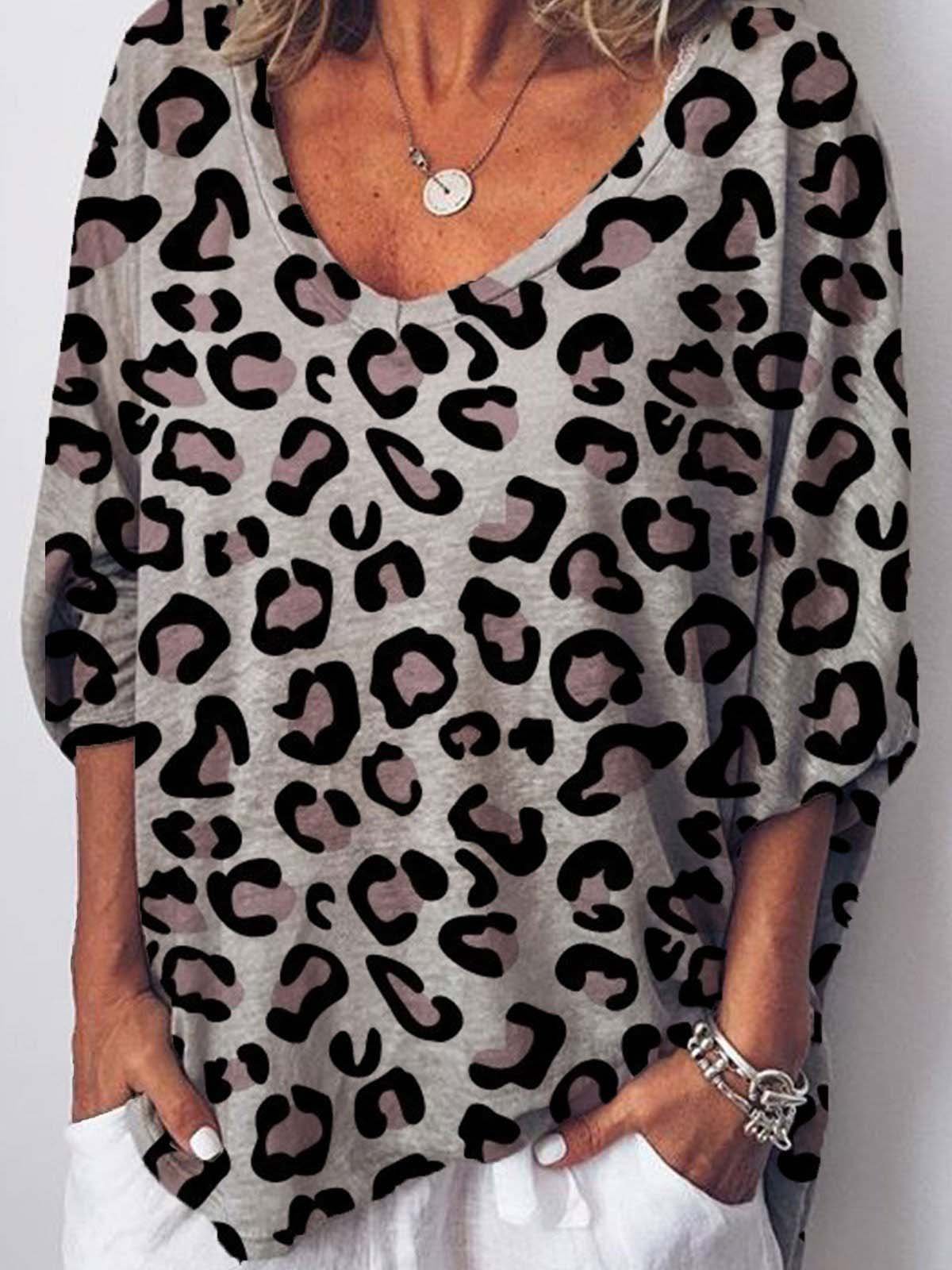 Women Leopard Printed V-neck Half Sleeve Top