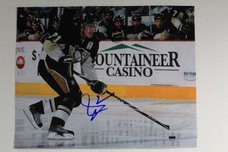 Evgeni Malkin Signed Autographed 11x14 Photo Poster painting - Pittsburgh Penguins