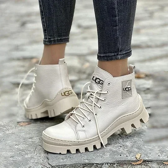 UGG Beżowe botki ze skóry naturalnej