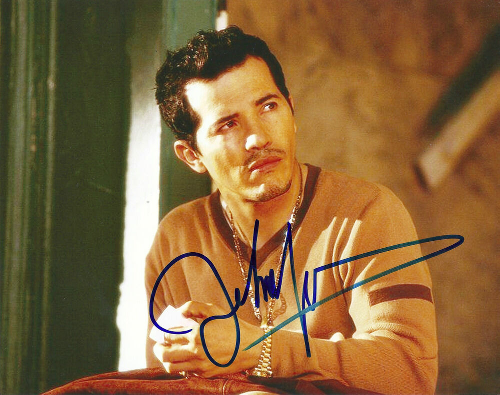 JOHN LEGUIZAMO 'NOTHING LIKE THE HOLIDAYS' SIGNED 8X10 PICTURE 3