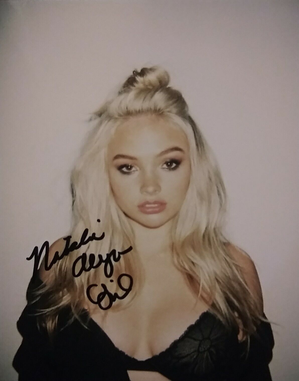 Natalie alyn Lind - Chucky - signed 8x10