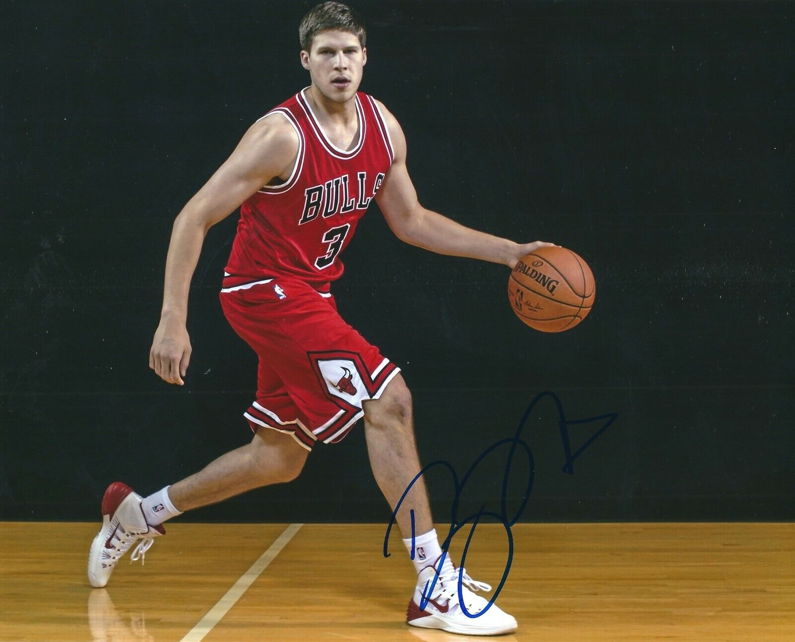 Signed 8x10 DOUG MCDERMOTT Chicago Bulls Autographed Photo Poster painting w/COA