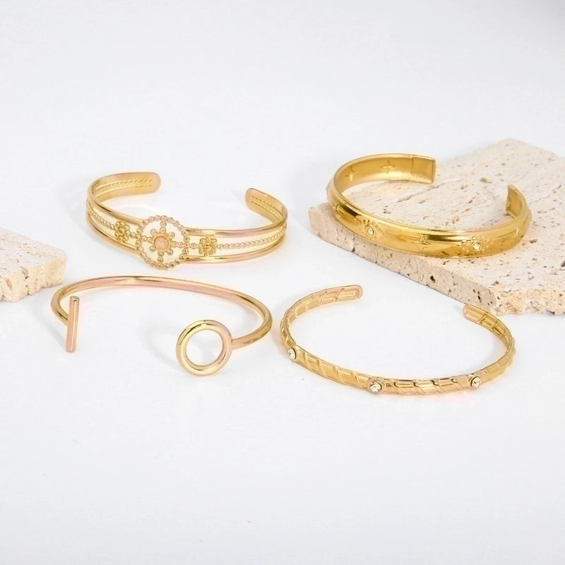 Modern Style Geometric Heart Shape Snake 304 Stainless Steel 18K Gold Plated Bangle In Bulk