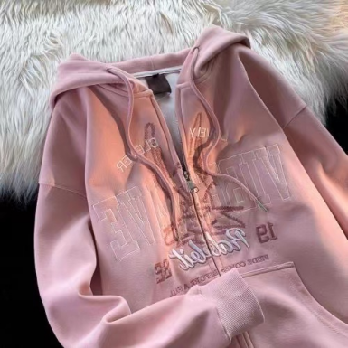 Kanonion Letter Sticker Hoodie – Simple Outfits for Spring Style  