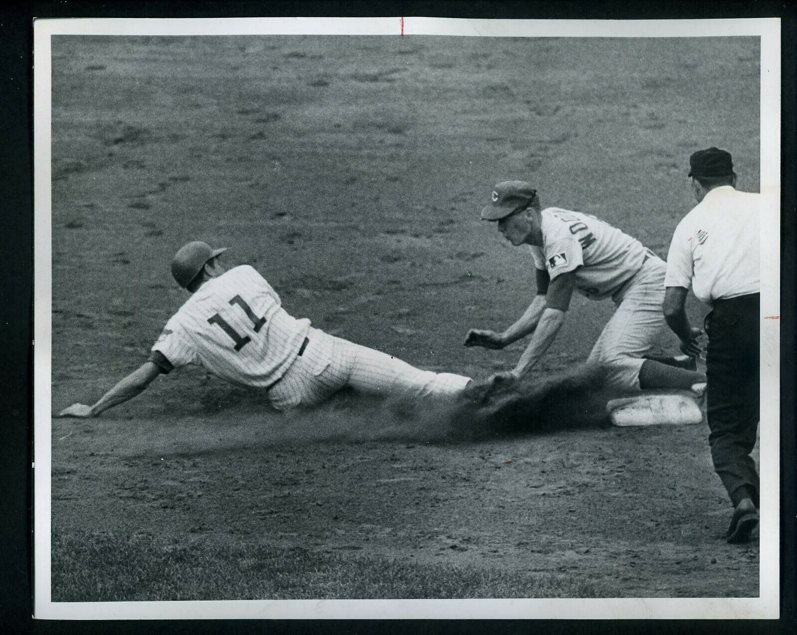 Woody Woodward & Kessinger 1969 Type 1 Press Photo Poster painting Chicago Cubs Cincinnati Reds