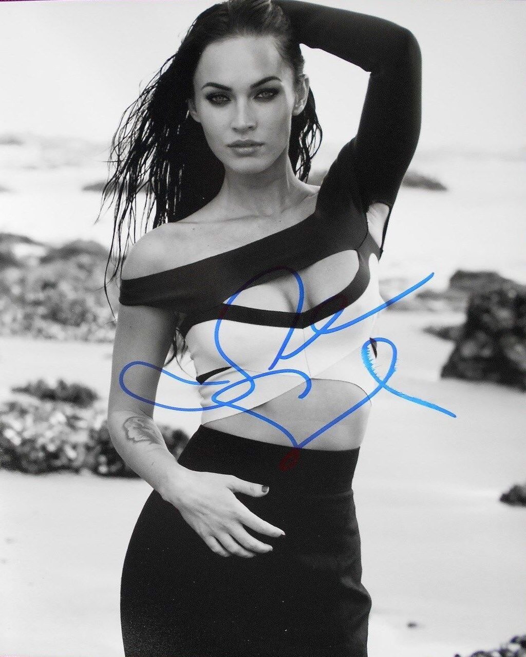 MEGAN FOX ** SUPER HOT ! TRANSFORMERS ** AUTOGRAPHED 8X10 W/COA