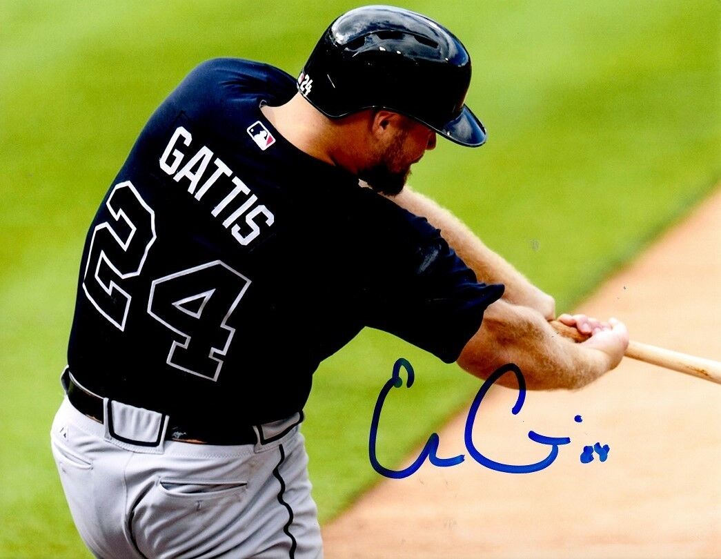 Signed 8x10 EVAN GATTIS Atlanta Braves Autographed Photo Poster painting - COA