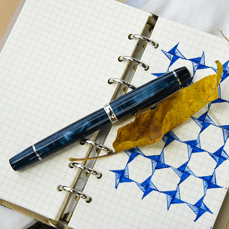 TIANZI T01 Piston-filling Fountain Pen in Mysteryblue in Use_2