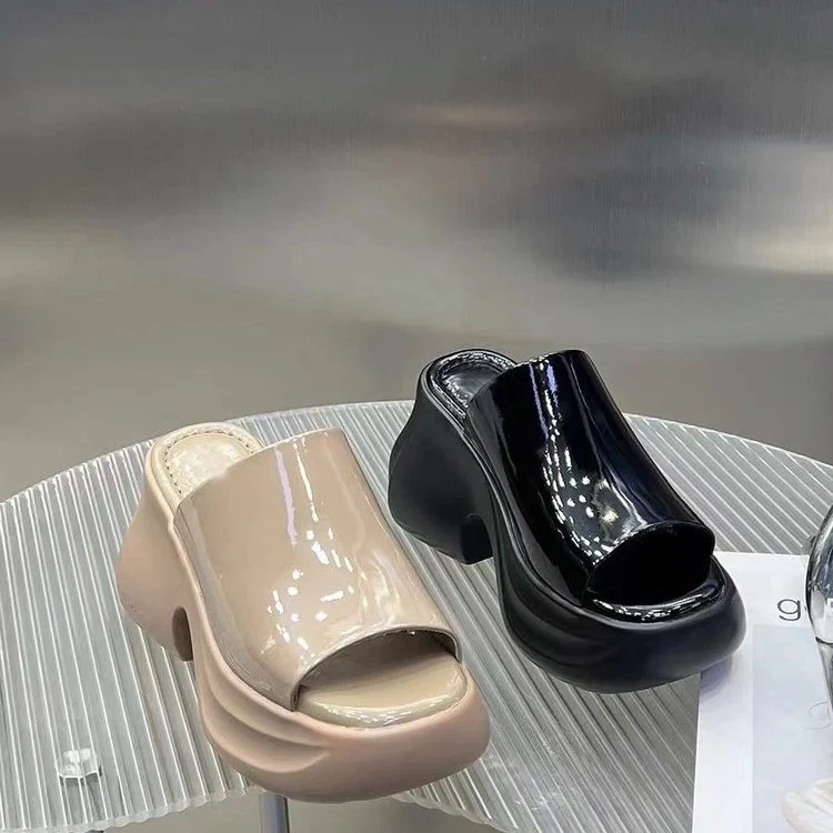 Yyvonne And Fish Mouth Slippers Women 2025 Summer New Patent Pine Cake Small Man Wearing A Word Cold Slippers Woman