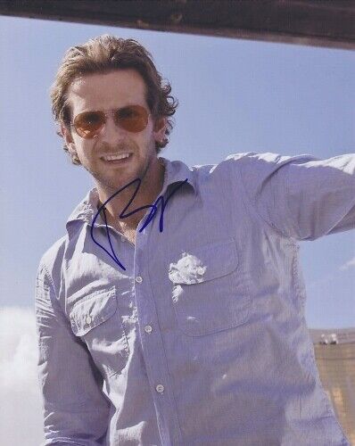 Bradley Cooper Signed - Autographed HANGOVER 8x10 inch Photo Poster painting - A Star is Born