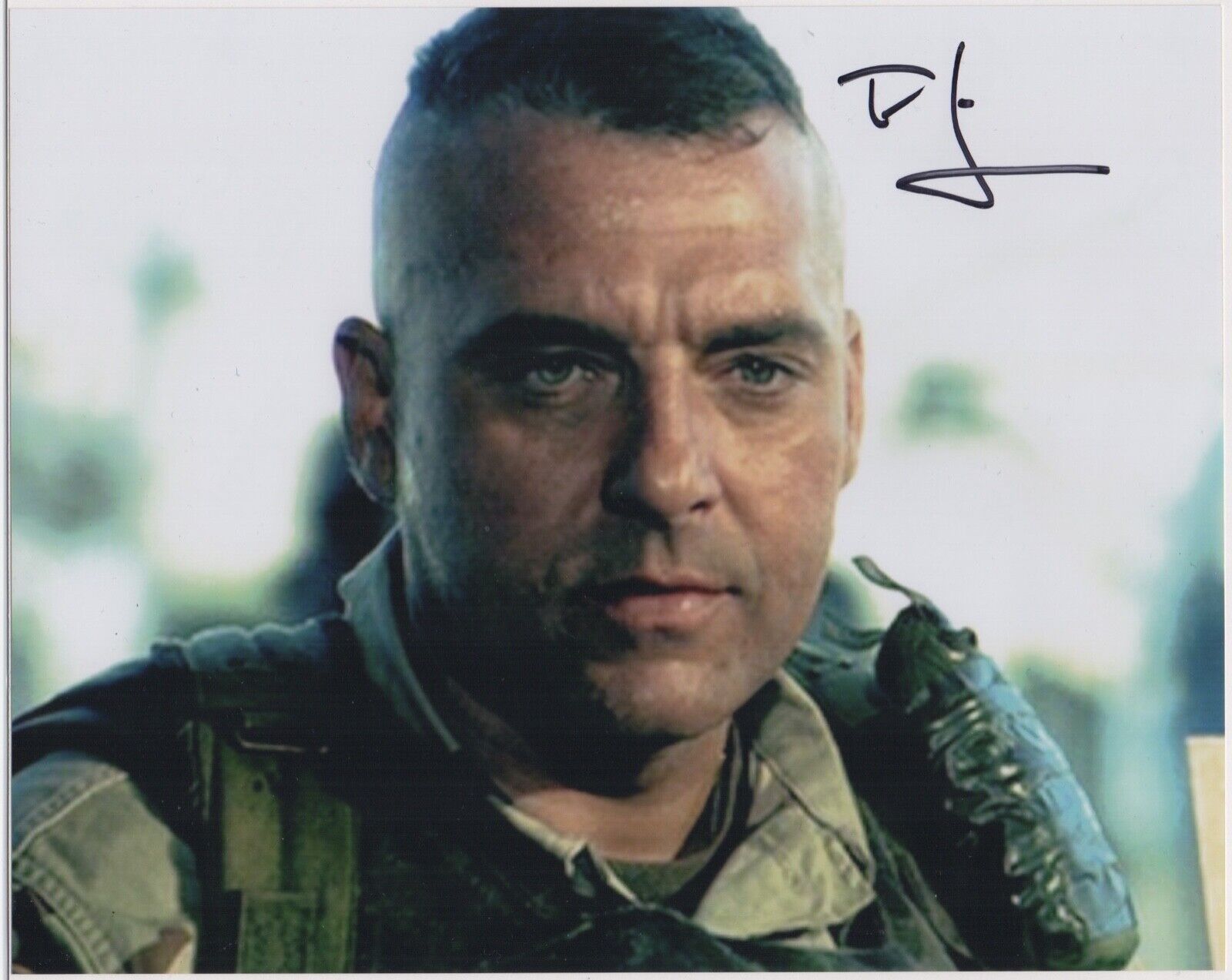 TOM SIZEMORE signed PRIVATE RYAN 8x10 Photo Poster painting AUTOGRAPH auto BAS Beckett Hanks