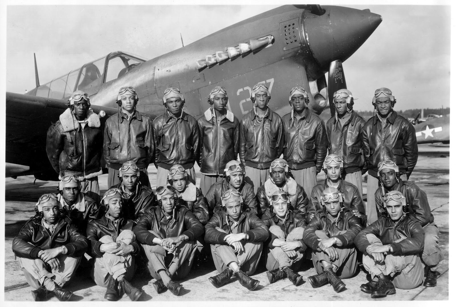 TUSKEGEE AIRMEN 8X10 Photo Poster painting USA PICTURE WWII US MILITARY