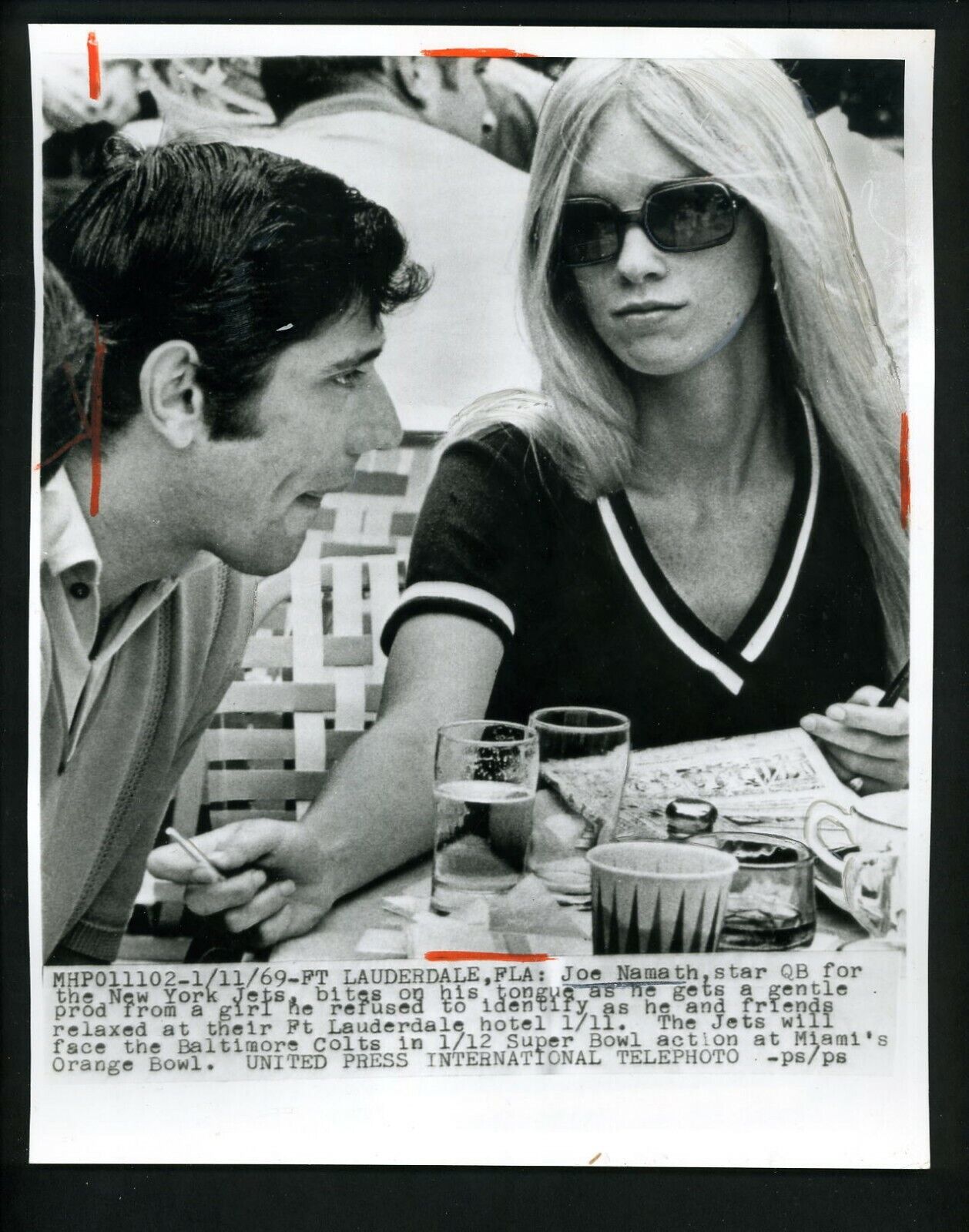 Joe Namath with unidentified girl day before Super Bowl 1969 Press Photo Poster painting NY Jets