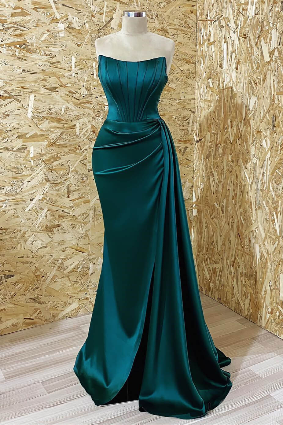 Chic Dark Green Strapless Sleeveless Mermaid Evening Gown With Split Ruffles - lulusllly