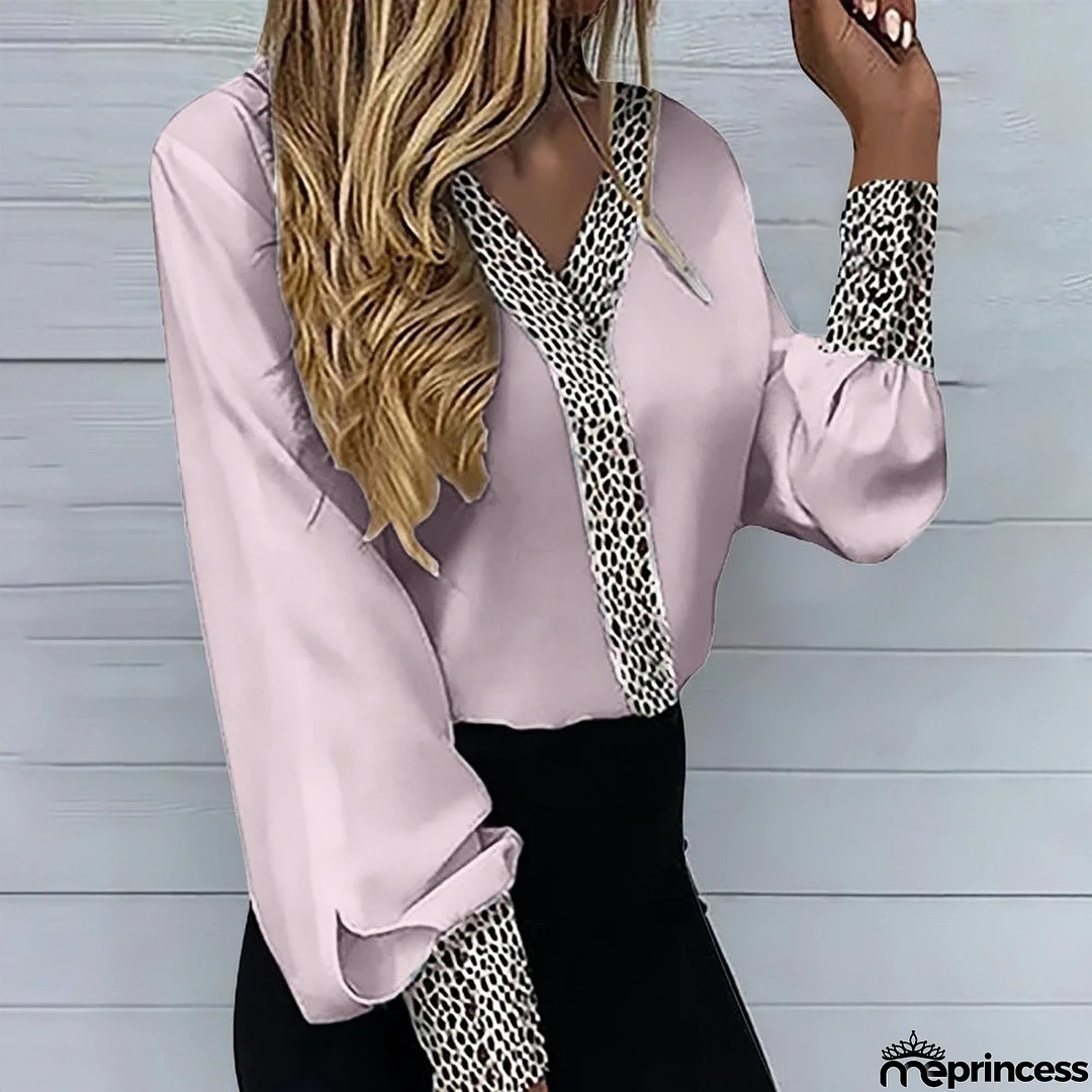 Tailored and airy Blouse