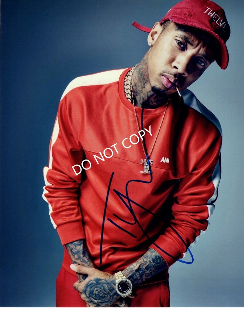 Tyga Rapper 8 x10 20x25 cm Autographed Hand Signed Photo Poster painting