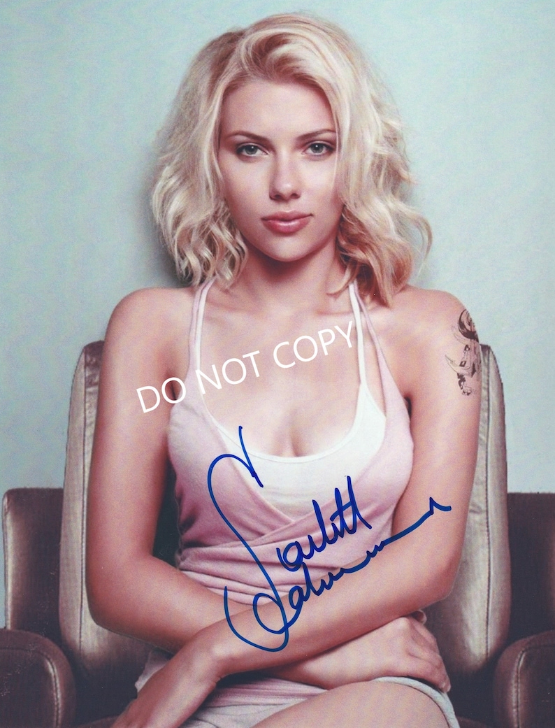 scarlett johansson 8 x10 Autographed Hand Signed Photo Poster painting