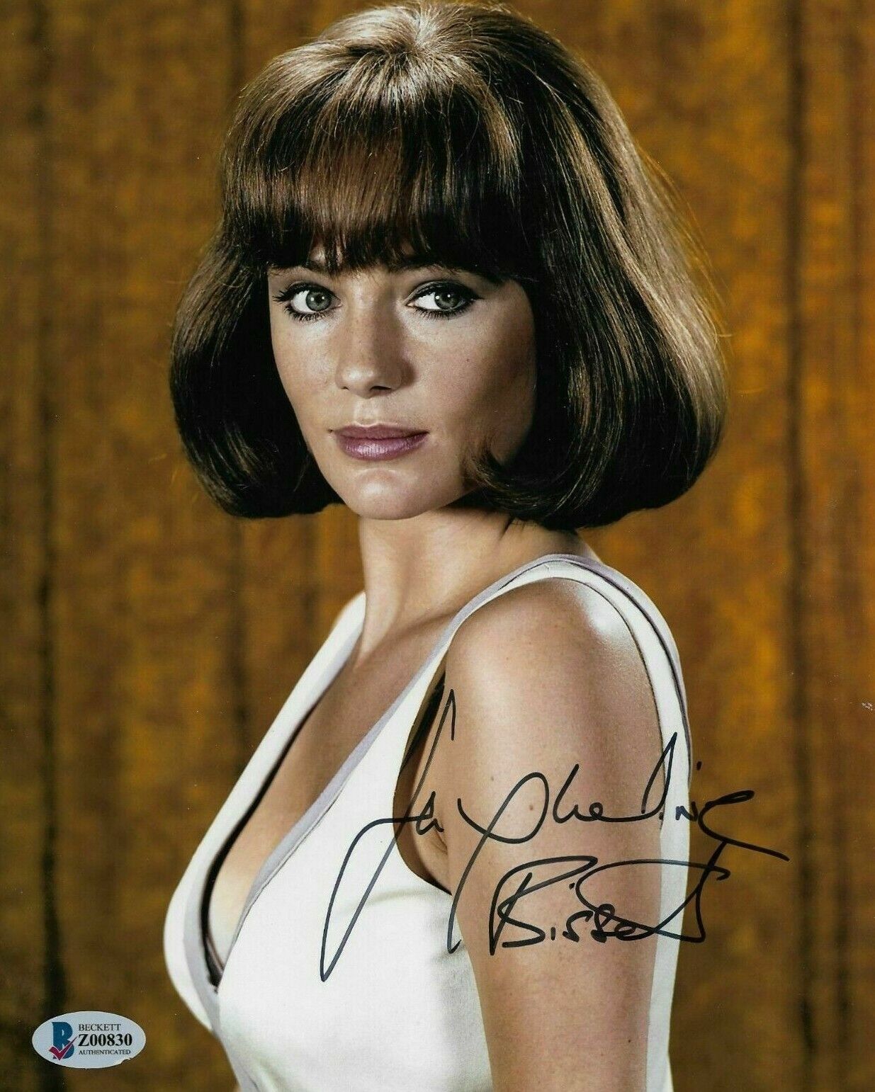 JACQUELINE BISSET ACTRESS HAND SIGNED 8X10 W/ BAS COA Z00830