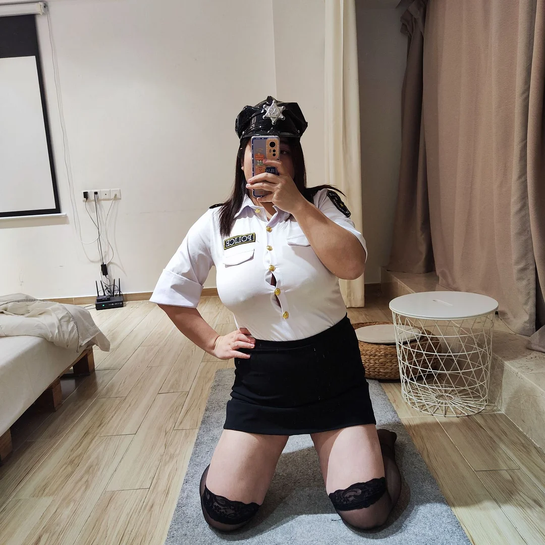 Plus Size Policewoman Cosplay Costume PE147