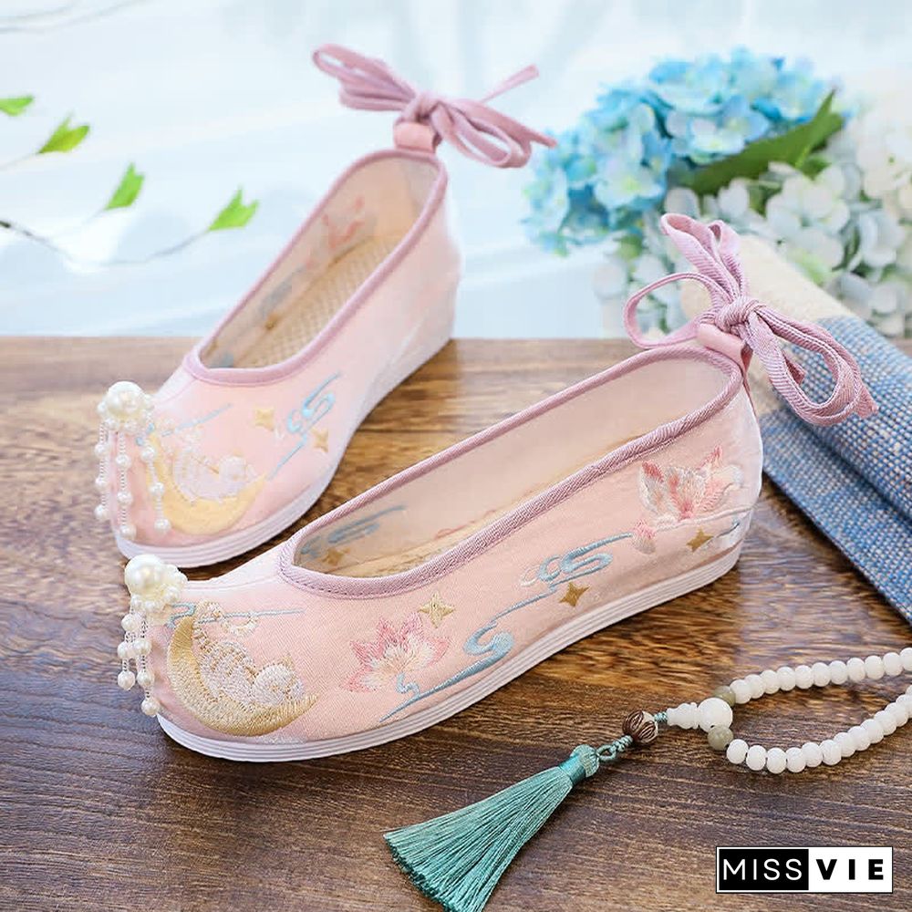 Vintage Lotus Moon Embroidery Pearl Lace Up Flats Shoes