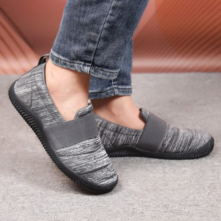 Women's Wide Comfortable Soft Slip On Walking Flat Shoes
