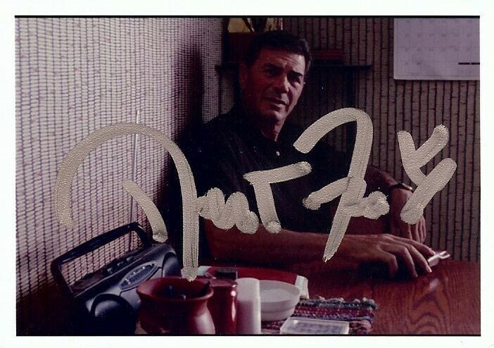 Robert Forster Autographed 2.5 X 3.5 Photo Poster painting Jackie Brown Sitting w/Gun GX31164