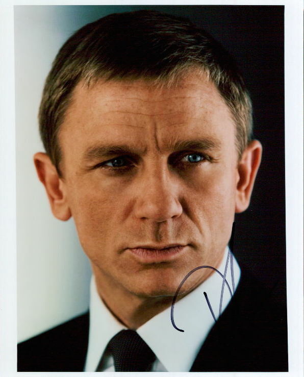 Daniel Craig Casino Royale James Bond in-person signed 8x10 Photo Poster painting COA