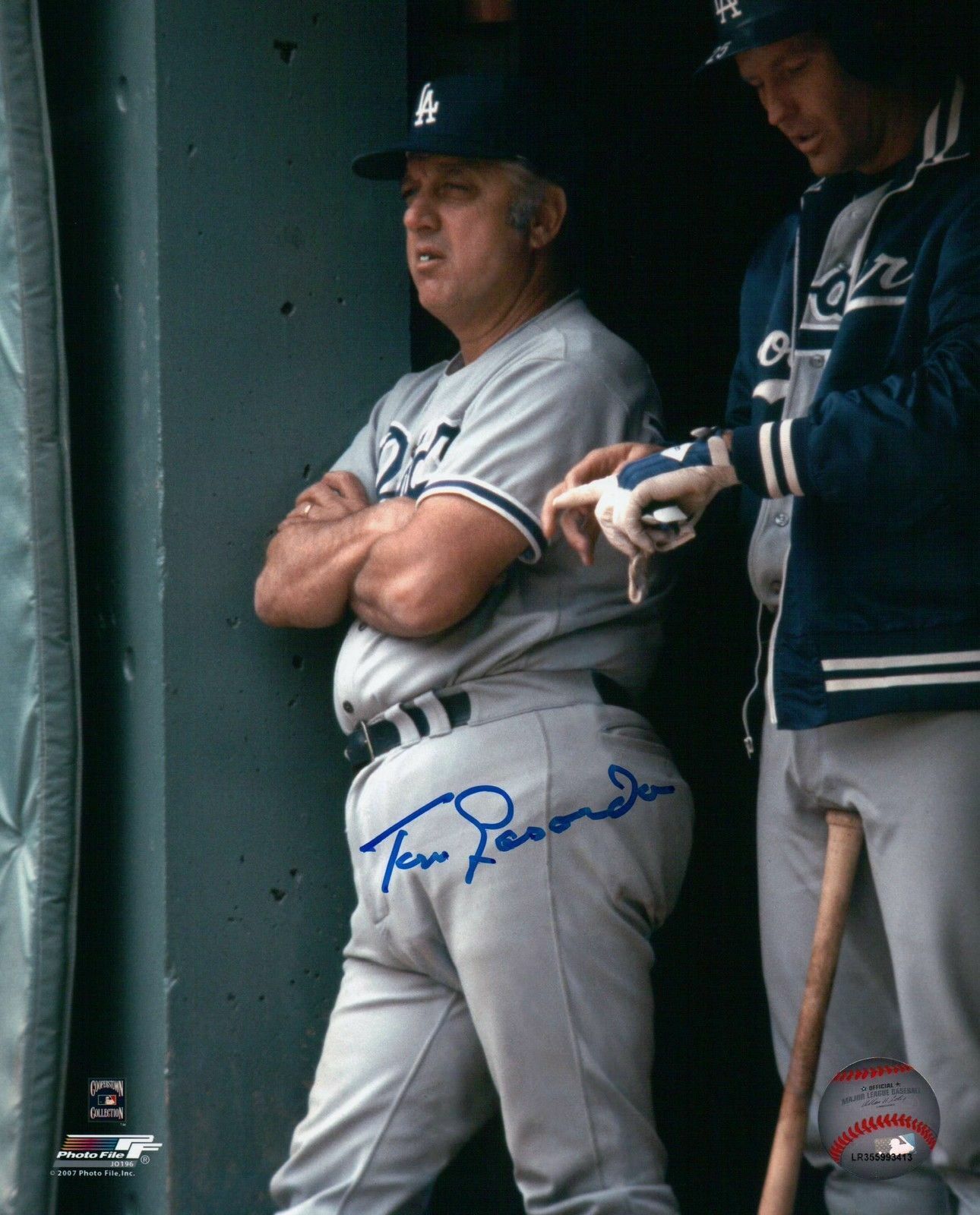 Tommy Lasorda Signed 8X10 Photo Poster painting Autograph LA Dodgers Arms Crossed Auto COA