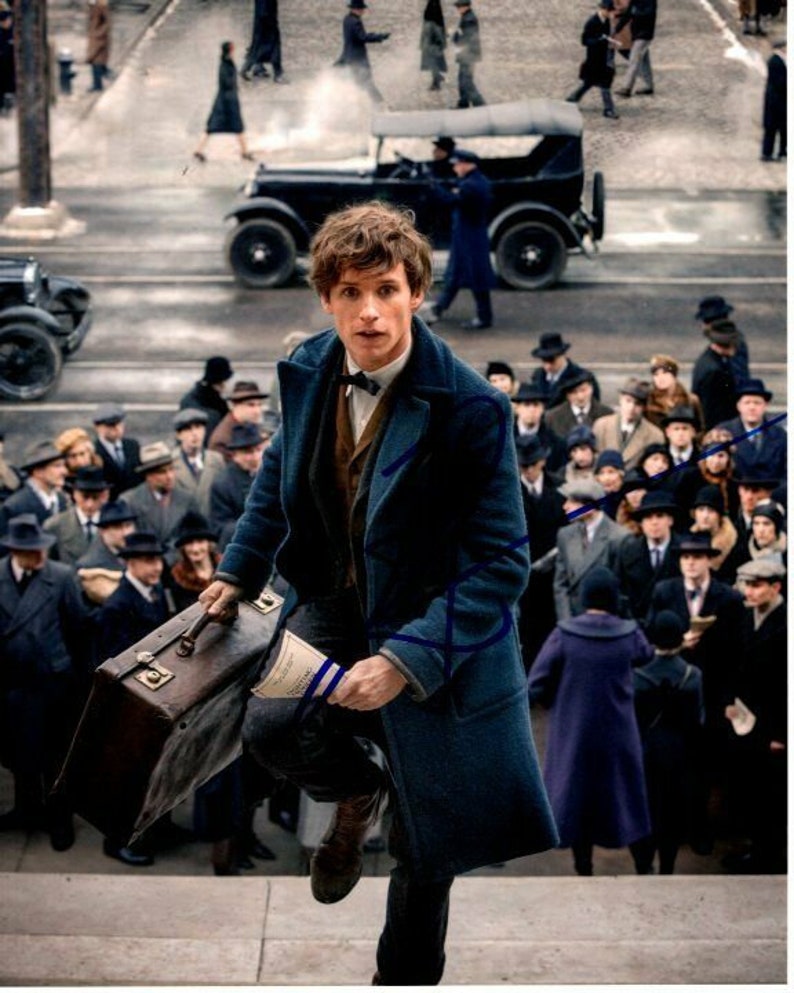 Eddie redmayne signed fantastic beasts and where to find them newt 8x10 Photo Poster painting