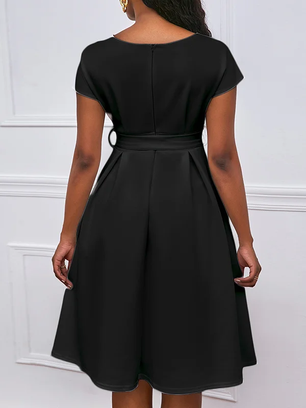 Elegant Allure: Midi Dresses with V-Neck and Bowknot Lace-Up Detail in ...