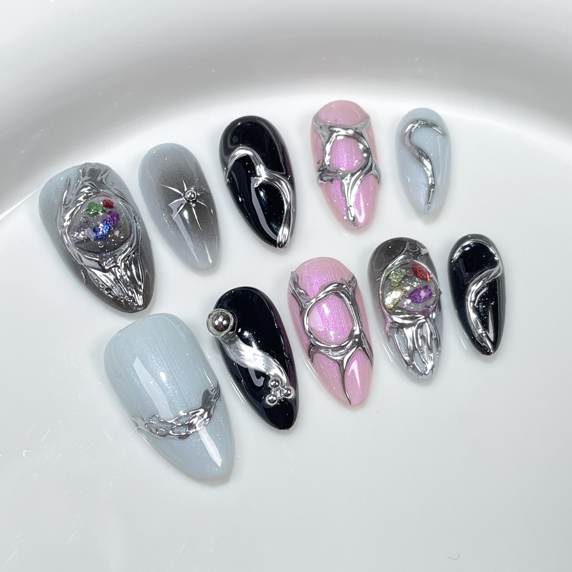 Metallic Cool Vibe Nail