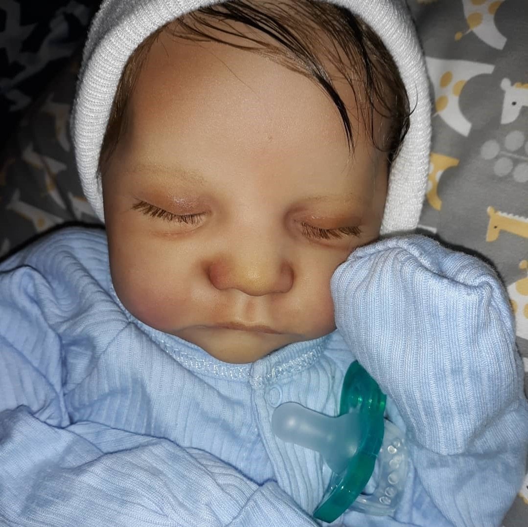 20" Real Lifelike Biracial Reborn Asleep Doll Boy Junior,Gift foe Kids with Clothes and Pacifier
