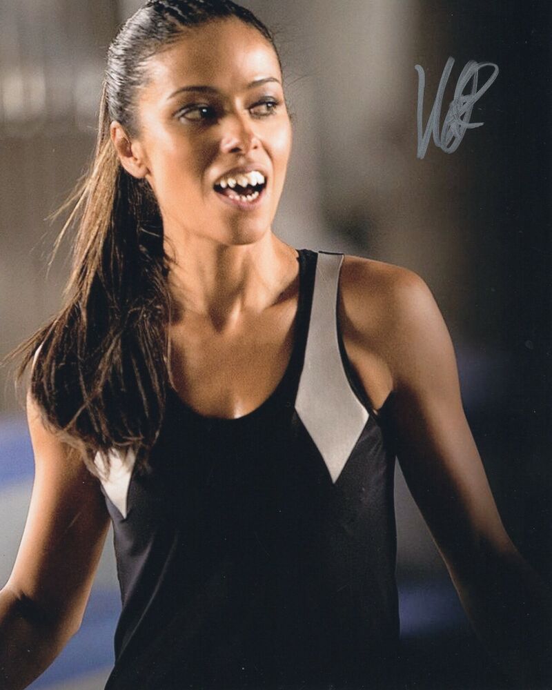 Meta Golding Signed  8x10 Photo Poster painting w/COA The Hunger Games Catching Fire