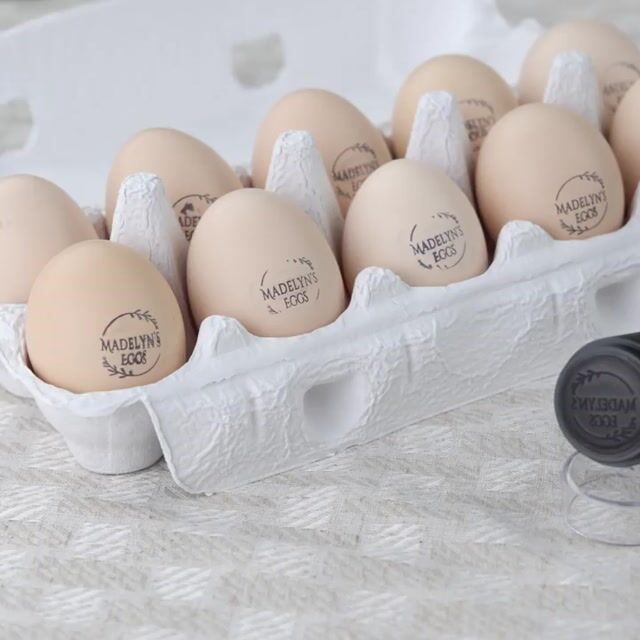 Personalized Multiple Sizes Chicken Silhouette Egg Stamp Farm Egg Safe Label with Text and Box Food-Grade Ink Birthday Gift for Family Farmer Breeder