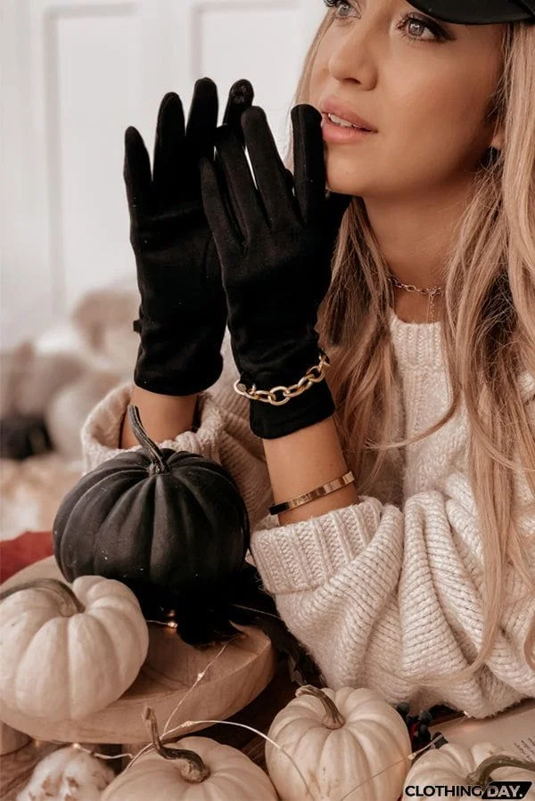 Faux Suede Gloves with Saddle Chain