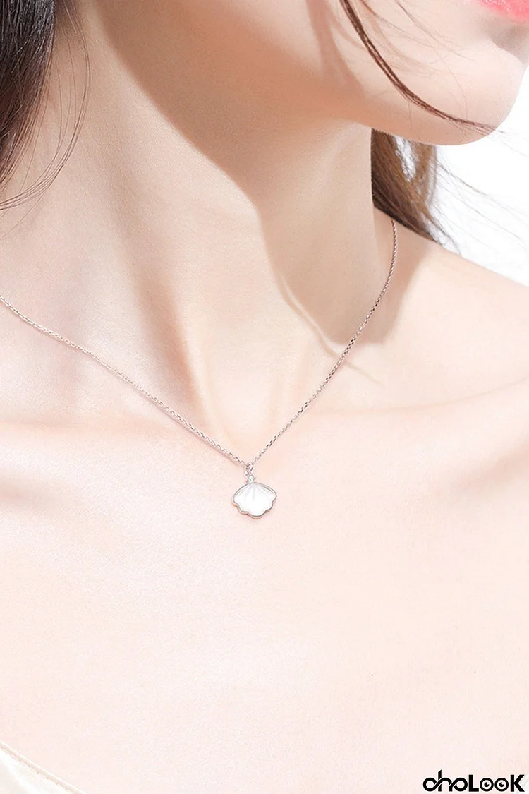 Minimalist Shell Pendant Necklace