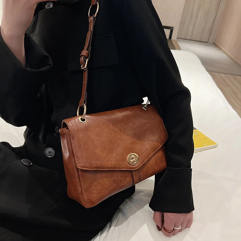 Retro Simple Crossbody Messenger Bag