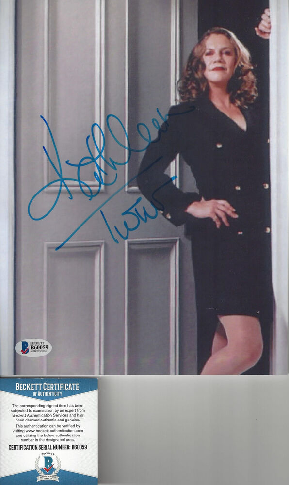 Actress Kathleen Turner   autographed 8x10  Photo Poster painting Beckett Certified
