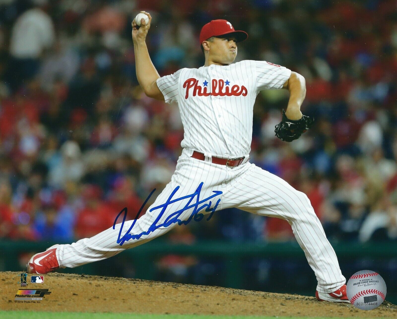 Autographed VICTOR ARANO 8x10 Philadelphia Phillies Photo Poster painting -COA