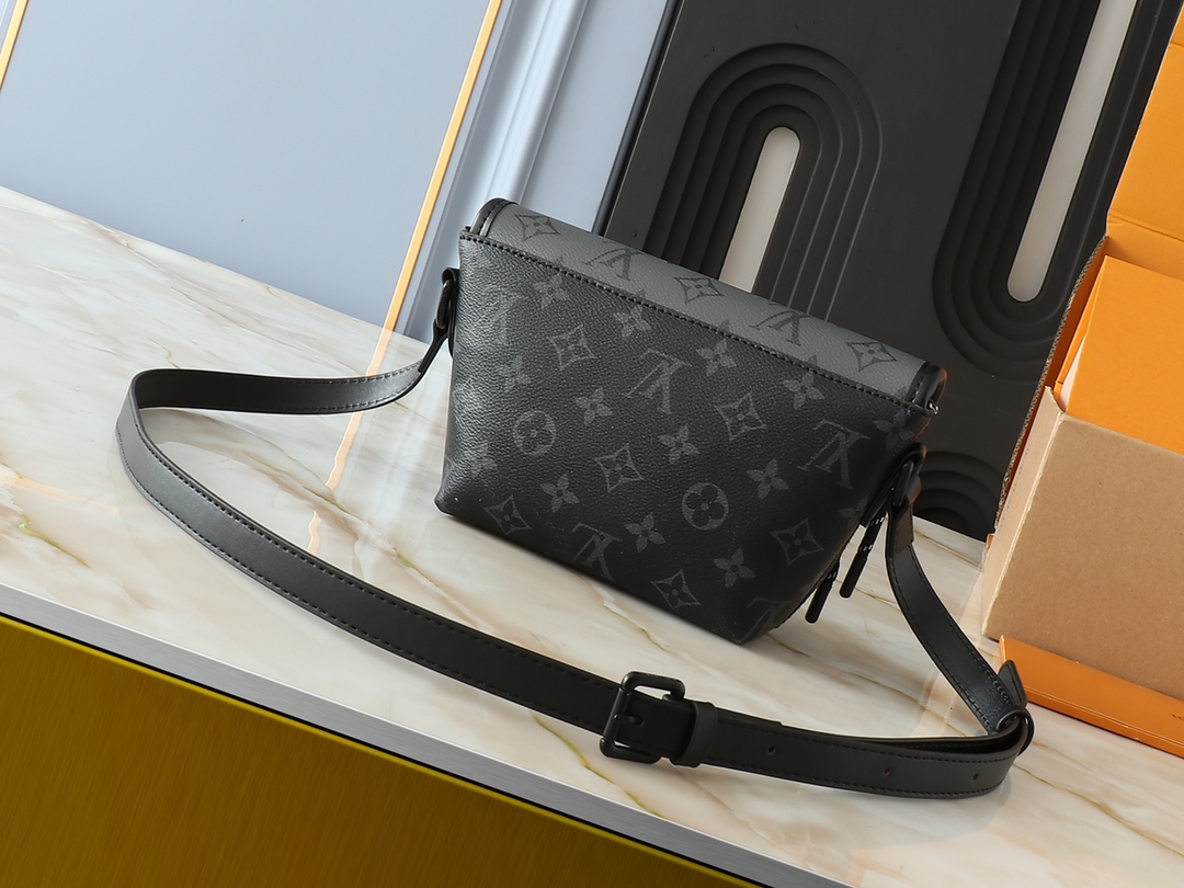 【💥The most popular style in the UAE】 2024 new LVpulse messenger bag
