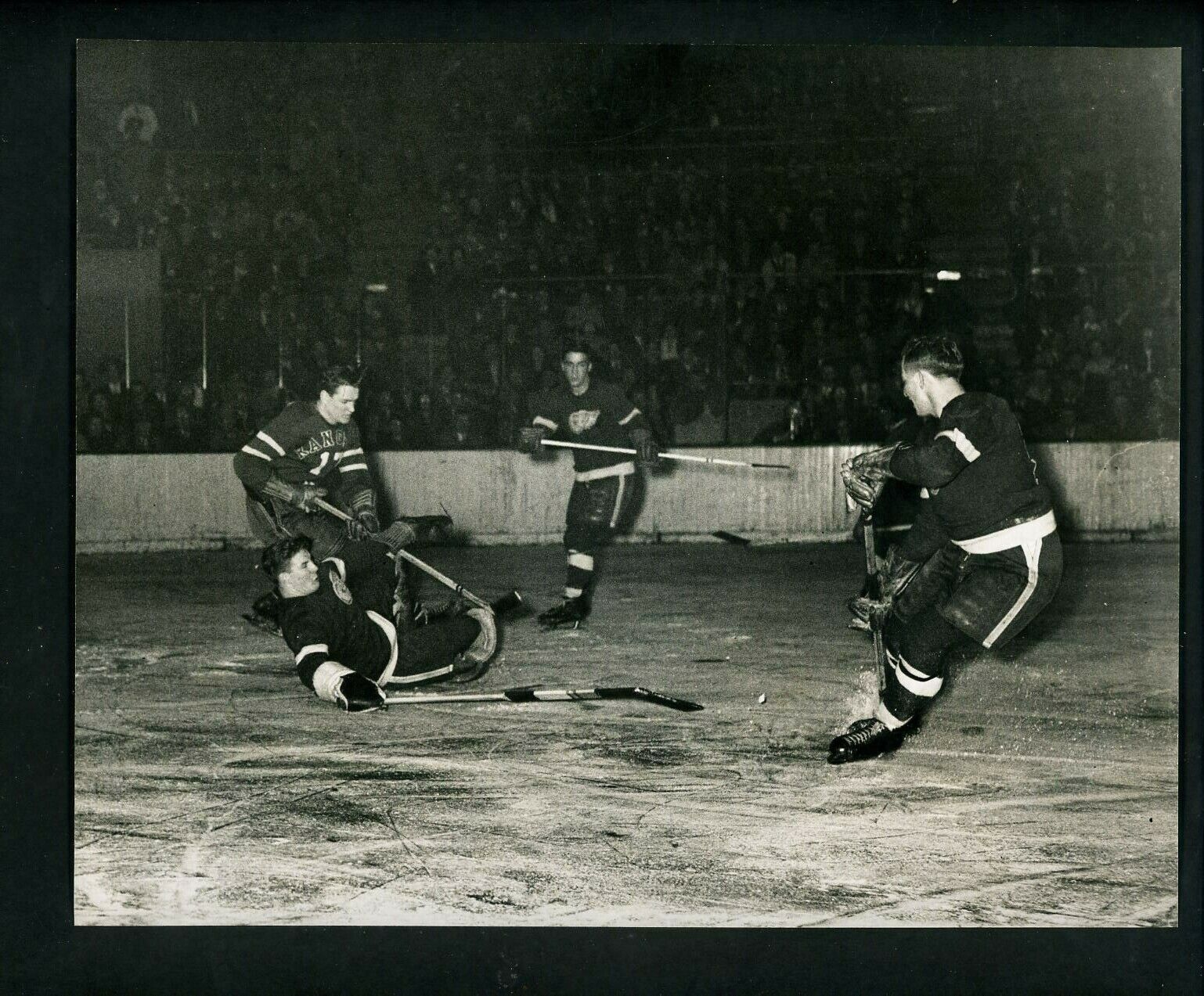 New York Rangers & Detroit Red Wings 1946 New York Times Type 1 Press Photo Poster painting 7G