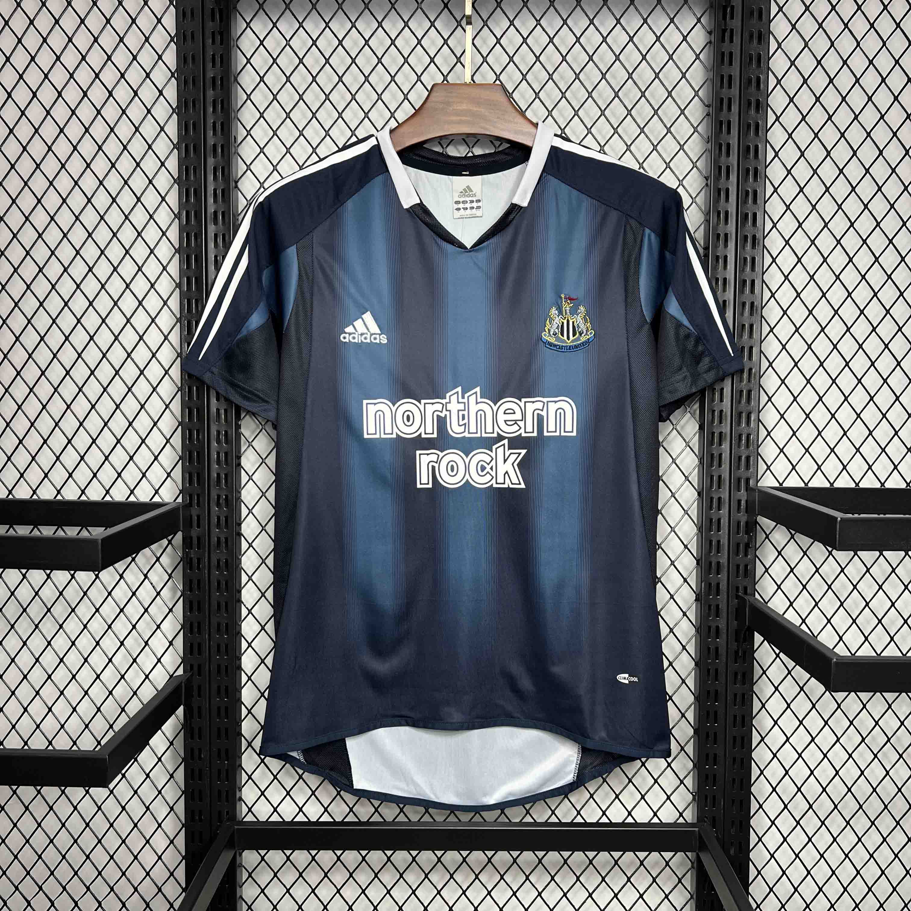 Retro Newcastle United 2004-05 Away Jersey
