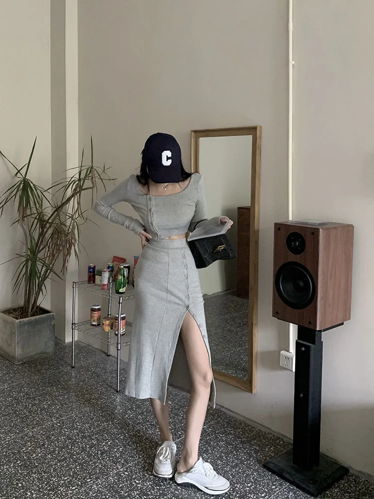 Uveng Uveng New Suit Hottie Exposed Umbilled Long-Sleeved Top + High Waist Open Half-Body Bag Skirt Two Sets