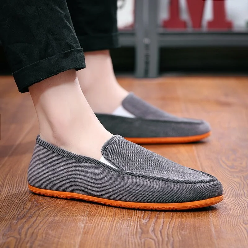 Brand Fashion Style Soft Moccasins Men Loafers High Quality Shoes Men Flats Driving Shoes Men Casual Shoes Luxury Breathable New