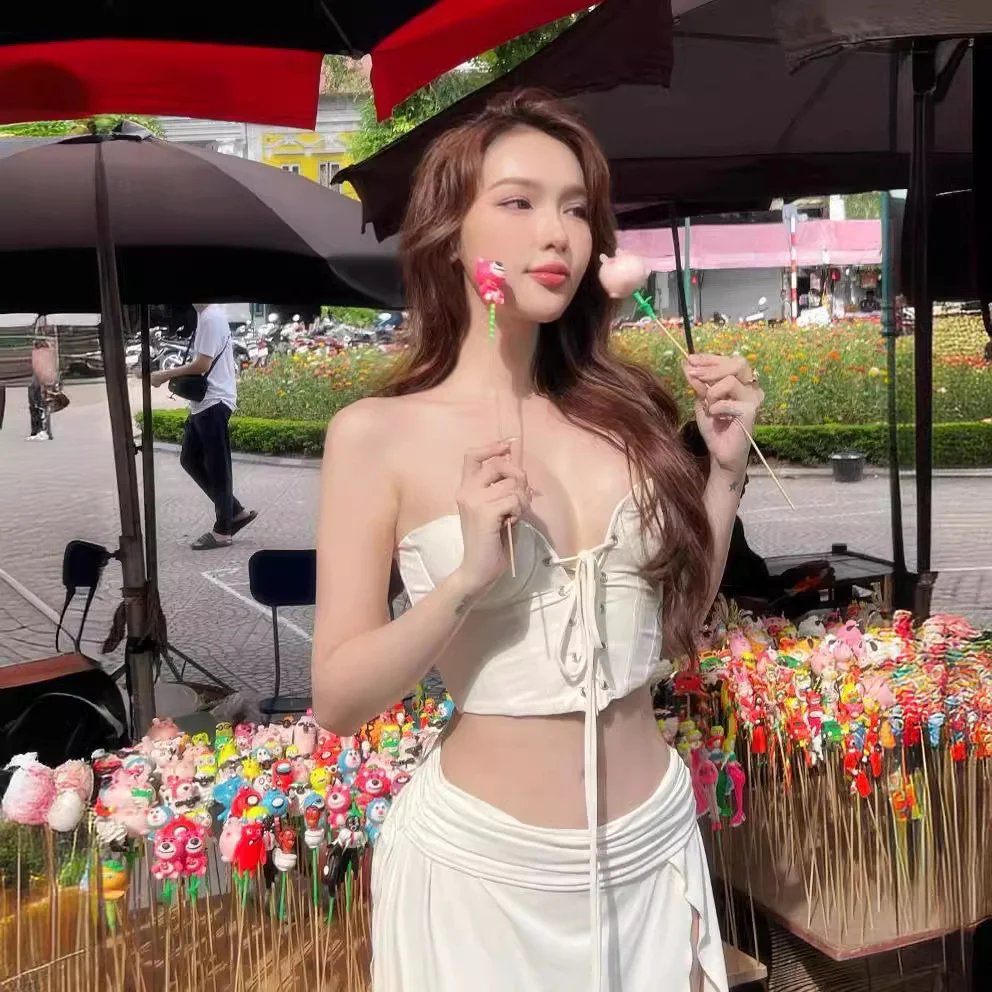 Uveng Uveng Summer New Sexy Crop Wrapped Chest Strap Vest Pleated Low Waist Slit Skirt Suit