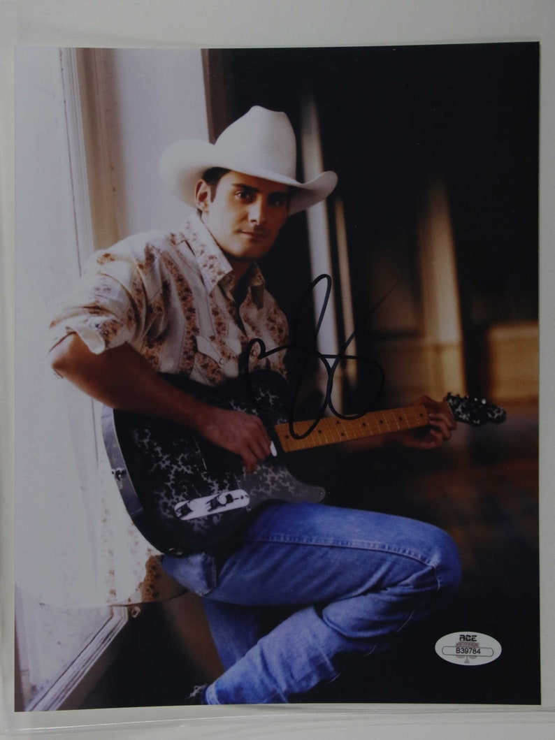 Brad Paisley Signed Autographed Glossy 8x10 Photo Poster painting - COA Matching Holograms