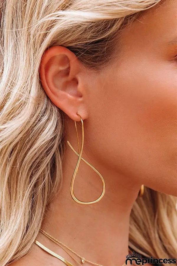 Metal line figure 8 earrings