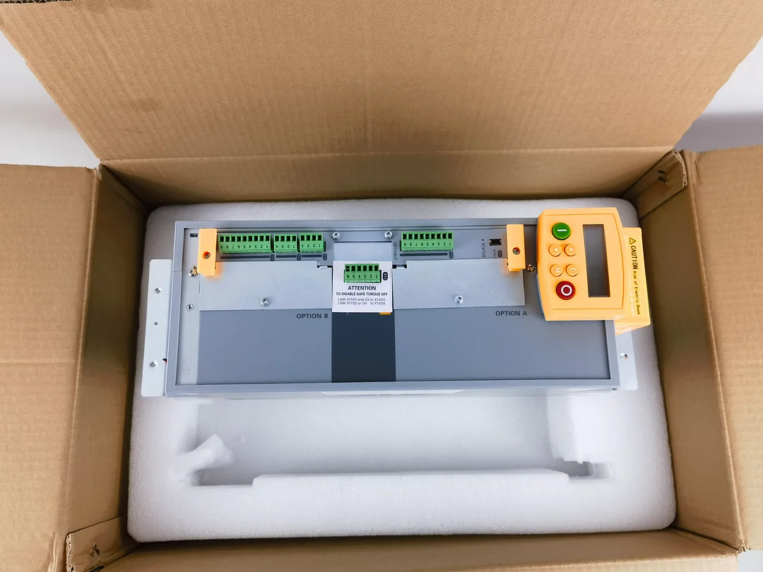 NEW Parker AC890 Common Bus320VDC5.5kW 890CD-232240C0-000-1A000